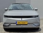 Hyundai Ioniq 5 Lounge 73kWh / SOH 100% / Dealer onderhouden / Fabrieksgarantie tot 03-2028 / Solar dak / CCS snelladen / WLTP 451 km / CCS snelladen / Afn. trekhaak 1.600 kg / Bose Audio Systeem / Head Up Display / Elektrische achterklep / Stuur- Stoel & Achterbank verwarming /