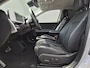 Hyundai Ioniq 5 Lounge 73kWh / SOH 100% / Dealer onderhouden / Fabrieksgarantie tot 03-2028 / Solar dak / CCS snelladen / WLTP 451 km / CCS snelladen / Afn. trekhaak 1.600 kg / Bose Audio Systeem / Head Up Display / Elektrische achterklep / Stuur- Stoel & Achterbank verwarming /