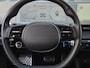 Hyundai Ioniq 5 Lounge 73kWh / SOH 100% / Dealer onderhouden / Fabrieksgarantie tot 03-2028 / Solar dak / CCS snelladen / WLTP 451 km / CCS snelladen / Afn. trekhaak 1.600 kg / Bose Audio Systeem / Head Up Display / Elektrische achterklep / Stuur- Stoel & Achterbank verwarming /