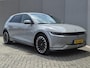 Hyundai Ioniq 5 Lounge 73kWh / SOH 100% / Dealer onderhouden / Fabrieksgarantie tot 03-2028 / Solar dak / CCS snelladen / WLTP 451 km / CCS snelladen / Afn. trekhaak 1.600 kg / Bose Audio Systeem / Head Up Display / Elektrische achterklep / Stuur- Stoel & Achterbank verwarming /