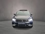 Volkswagen T-Roc R-Line 1.5 TSI 150pk DSG Automaat Panoramadak, Adaptive cruise control, Achteruitrijcamera, Airco, DAB, Radio, App connect, Parkeersensoren