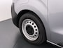 Opel Vivaro-e L2H1 Edition 75kWh Automaat Navi 360°Camera Airco Apple Carplay Android Auto Cruise Control Regen-Lichtsensor Pdc SOH 89,6% Achterklep Schuifdeur Wandbetimmering DAB 1e Eigenaar Dealeronderhouden Origineel Nederlandse Auto