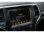 Jeep Grand Cherokee 3.0 V6 251 pk CRD Summit Grijs-Kenteken / Lucht-Vering/ Pano-Dak/ Harman&Kardon/ Stoel+Stuur-Verw./Stoel-Ventilatie/ Bi-Xenon/ Keyless/ Navigatie/ Camera/ Trekhaak/ 20'' LMV