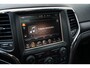 Jeep Grand Cherokee 3.0 V6 251 pk CRD Summit Grijs-Kenteken / Lucht-Vering/ Pano-Dak/ Harman&Kardon/ Stoel+Stuur-Verw./Stoel-Ventilatie/ Bi-Xenon/ Keyless/ Navigatie/ Camera/ Trekhaak/ 20'' LMV