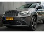 Jeep Grand Cherokee 3.0 V6 251 pk CRD Summit Grijs-Kenteken / Lucht-Vering/ Pano-Dak/ Harman&Kardon/ Stoel+Stuur-Verw./Stoel-Ventilatie/ Bi-Xenon/ Keyless/ Navigatie/ Camera/ Trekhaak/ 20'' LMV