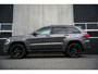 Jeep Grand Cherokee 3.0 V6 251 pk CRD Summit Grijs-Kenteken / Lucht-Vering/ Pano-Dak/ Harman&Kardon/ Stoel+Stuur-Verw./Stoel-Ventilatie/ Bi-Xenon/ Keyless/ Navigatie/ Camera/ Trekhaak/ 20'' LMV