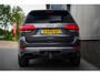 Jeep Grand Cherokee 3.0 V6 251 pk CRD Summit Grijs-Kenteken / Lucht-Vering/ Pano-Dak/ Harman&Kardon/ Stoel+Stuur-Verw./Stoel-Ventilatie/ Bi-Xenon/ Keyless/ Navigatie/ Camera/ Trekhaak/ 20'' LMV