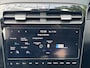 Hyundai Tucson 1.6 T-GDI PHEV Comfort AWD / Dealer onderhouden / Accu SoH 100 % / Fabrieksgarantie tot 04-2028 / Navigatie / Stoelverwarming / Apple Carplay Android / 19" LM wielen /