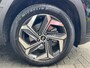 Hyundai Tucson 1.6 T-GDI PHEV Comfort AWD / Dealer onderhouden / Accu SoH 100 % / Fabrieksgarantie tot 04-2028 / Navigatie / Stoelverwarming / Apple Carplay Android / 19" LM wielen /