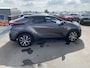 Toyota C-HR / C-HR+ 1.8 Hybrid 140 First Edition Trekhaak, 360° camera, dodehoek detectie, Apple CarPlay/Android Auto, keyless, parkeersensoren, NL-auto!