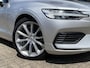 Volvo V60 2.0 T6 Twin Engine AWD Momentum Pro / Luxury Line / Styling Pack / NL-auto / 1e eigenaar / Volledig dealer onderhouden / BTW verrekenbaar / HV-Accu verv. bij 97.000 km / Vol-Lederen comfortstoelen / Open-Panoramadak / Adaptive Cruise + Pilot Assist / LED-Verlichting / Apple-Carplay&Android-Auto / DAB / Navi / Camera / Stoelverwarming / ELKTR-Kofferklep / ELKTR-Trekhaak / PDC / LMV 19'' / All-Season / ENZ.