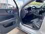 Volvo V60 2.0 T6 Twin Engine AWD Momentum Pro / Luxury Line / Styling Pack / NL-auto / 1e eigenaar / Volledig dealer onderhouden / BTW verrekenbaar / HV-Accu verv. bij 97.000 km / Vol-Lederen comfortstoelen / Open-Panoramadak / Adaptive Cruise + Pilot Assist / LED-Verlichting / Apple-Carplay&Android-Auto / DAB / Navi / Camera / Stoelverwarming / ELKTR-Kofferklep / ELKTR-Trekhaak / PDC / LMV 19'' / All-Season / ENZ.
