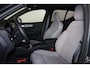 Volvo EX40 Performance Ultra 82 kWh - Panorama/schuifdak - IntelliSafe Assist & Surround - 360º Camera - Harman/Kardon audio - Adaptieve LED koplampen - Verwarmde voorstoelen, stuur & achterbank - Parkeersensoren voor & achter - Elektr. bedienb. voorstoelen met geheugen links - Draadloze tel. lader - Warmtepomp - Extra getint glas - Inklapbare trekhaak - 20' LMV