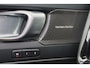 Volvo EX40 Performance Ultra 82 kWh - Panorama/schuifdak - IntelliSafe Assist & Surround - 360º Camera - Harman/Kardon audio - Adaptieve LED koplampen - Verwarmde voorstoelen, stuur & achterbank - Parkeersensoren voor & achter - Elektr. bedienb. voorstoelen met geheugen links - Draadloze tel. lader - Warmtepomp - Extra getint glas - Inklapbare trekhaak - 20' LMV