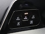 Volkswagen Golf 1.5 eHybrid GTE | SoH 100% | Lederen bekleding ‘Vienna’ | Panoramadak | Trekhaak | Head-up display | Adaptieve demping | 360 camera | Black style | Stoelventilatie voor |