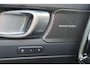 Volvo EC40 Performance Ultra 82 kWh - Panoramadak - IntelliSafe Assist & Surround - 360º Camera - Harman/Kardon audio - Adaptieve LED koplampen - Verwarmde voorstoelen, stuur & achterbank - Parkeersensoren voor & achter - Elektr. bedienb. voorstoelen met geheugen links - Draadloze tel. lader - Warmtepomp - Inklapbare trekhaak - 20' LMV