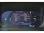 Volvo EC40 Performance Ultra 82 kWh - Panoramadak - IntelliSafe Assist & Surround - 360º Camera - Harman/Kardon audio - Adaptieve LED koplampen - Verwarmde voorstoelen, stuur & achterbank - Parkeersensoren voor & achter - Elektr. bedienb. voorstoelen met geheugen links - Draadloze tel. lader - Warmtepomp - Inklapbare trekhaak - 20' LMV