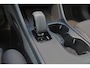 Volvo EC40 Performance Ultra 82 kWh - Panoramadak - IntelliSafe Assist & Surround - 360º Camera - Harman/Kardon audio - Adaptieve LED koplampen - Verwarmde voorstoelen, stuur & achterbank - Parkeersensoren voor & achter - Elektr. bedienb. voorstoelen met geheugen links - Draadloze tel. lader - Warmtepomp - Inklapbare trekhaak - 20' LMV