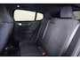 Volvo EC40 Performance Ultra 82 kWh - Panoramadak - IntelliSafe Assist & Surround - 360º Camera - Harman/Kardon audio - Adaptieve LED koplampen - Verwarmde voorstoelen, stuur & achterbank - Parkeersensoren voor & achter - Elektr. bedienb. voorstoelen met geheugen links - Draadloze tel. lader - Warmtepomp - Inklapbare trekhaak - 20' LMV