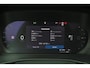 Volvo EX40 Extended Range Ultra 82 kWh - Panorama/schuifdak - IntelliSafe Assist & Surround - 360º Camera - Harman/Kardon audio - Adaptieve LED koplampen - Verwarmde voorstoelen, stuur & achterbank - Parkeersensoren voor & achter - Elektr. bedienb. voorstoelen met geheugen links - Draadloze tel. lader - Warmtepomp - Inklapbare trekhaak - 19' LMV