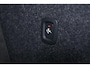 Volvo EX40 Extended Range Ultra 82 kWh - Panorama/schuifdak - IntelliSafe Assist & Surround - 360º Camera - Harman/Kardon audio - Adaptieve LED koplampen - Verwarmde voorstoelen, stuur & achterbank - Parkeersensoren voor & achter - Elektr. bedienb. voorstoelen met geheugen links - Draadloze tel. lader - Warmtepomp - Inklapbare trekhaak - 19' LMV