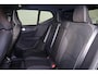 Volvo EX40 Extended Range Ultra 82 kWh - Panorama/schuifdak - IntelliSafe Assist & Surround - 360º Camera - Harman/Kardon audio - Adaptieve LED koplampen - Verwarmde voorstoelen, stuur & achterbank - Parkeersensoren voor & achter - Elektr. bedienb. voorstoelen met geheugen links - Draadloze tel. lader - Warmtepomp - Inklapbare trekhaak - 19' LMV