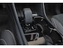 Volvo EX40 Extended Range Ultra 82 kWh - Panorama/schuifdak - IntelliSafe Assist & Surround - 360º Camera - Harman/Kardon audio - Adaptieve LED koplampen - Verwarmde voorstoelen, stuur & achterbank - Parkeersensoren voor & achter - Elektr. bedienb. voorstoelen met geheugen links - Draadloze tel. lader - Warmtepomp - Inklapbare trekhaak - 19' LMV