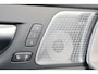 Volvo XC60 T8 Recharge AWD Ultra Black Edition Exec - Luchtvering - Panorama/schuifdak - IntelliSafe Assist & Surround - 360º Camera - Bowers & Wilkins audio - Adaptieve LED koplampen - Verwarmde voorstoelen, stuur & achterbank - Parkeersensoren voor & achter - Elektr. bedienb. voorstoelen met geheugen - Head up display - Draadloze tel. lader - Extra getint glas - Inklapbare trekhaak - 22' LMV