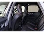 Volvo XC60 T8 Recharge AWD Ultra Black Edition Exec - Luchtvering - Panorama/schuifdak - IntelliSafe Assist & Surround - 360º Camera - Bowers & Wilkins audio - Adaptieve LED koplampen - Verwarmde voorstoelen, stuur & achterbank - Parkeersensoren voor & achter - Elektr. bedienb. voorstoelen met geheugen - Head up display - Draadloze tel. lader - Extra getint glas - Inklapbare trekhaak - 22' LMV