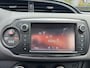 Toyota Yaris 1.3 VVT-i Aspiration|CAMERA|PARK-SENSOREN|CRUISECONTROL|AIRCO|NAP|NL-AUTO|BLUETOOTH|METALLIC|NAVI