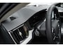 Volvo V60 T8 Ultra Dark B&W Pano 360c HUD Massage 19"