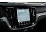 Volvo V60 T8 Ultra Dark B&W Pano 360c HUD Massage 19"