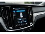 Volvo V60 T8 Ultra Dark B&W Pano 360c HUD Massage 19"