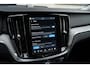 Volvo V60 T8 Ultra Dark B&W Pano 360c HUD Massage 19"