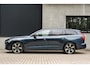 Volvo V60 T8 Ultra Dark B&W Pano 360c HUD Massage 19"