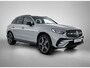 Mercedes-Benz GLC 300e 4MATIC Business Solution AMG | Advanced plus pakket | Nightpakket | Trekhaak | Middenconsole metaalstructuur | 20 inch vijfspaaks lichtmetalen AMG-velgen | URBAN GUARD Plus | Warmtewerend, donkergetint glas |