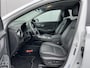 Hyundai Kona Electric EV Premium 64 kWh / SoH 100% / Dealer Onderhouden / 3-Fase / Origineel Nederlands / Apple CarPlay/Android Auto / Camera / Parkeersensoren Voor + Achter / Navigatie / Lederen Bekleding / Voorstoelen Elektrisch Verwarm/Verkoel/Verstelbaar / Climate Control /