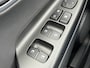 Hyundai Kona Electric EV Premium 64 kWh / SoH 100% / Dealer Onderhouden / 3-Fase / Origineel Nederlands / Apple CarPlay/Android Auto / Camera / Parkeersensoren Voor + Achter / Navigatie / Lederen Bekleding / Voorstoelen Elektrisch Verwarm/Verkoel/Verstelbaar / Climate Control /