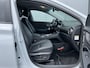 Hyundai Kona Electric EV Premium 64 kWh / SoH 100% / Dealer Onderhouden / 3-Fase / Origineel Nederlands / Apple CarPlay/Android Auto / Camera / Parkeersensoren Voor + Achter / Navigatie / Lederen Bekleding / Voorstoelen Elektrisch Verwarm/Verkoel/Verstelbaar / Climate Control /