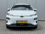 Hyundai Kona Electric EV Premium 64 kWh / SoH 100% / Dealer Onderhouden / 3-Fase / Origineel Nederlands / Apple CarPlay/Android Auto / Camera / Parkeersensoren Voor + Achter / Navigatie / Lederen Bekleding / Voorstoelen Elektrisch Verwarm/Verkoel/Verstelbaar / Climate Control /