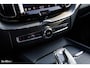 Volvo XC60 B4 Ultimate Bright | Adaptieve cruise | Panoramadak | Zwenkbare trekhaak | Head-up | Blis |