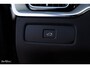 Volvo XC60 B4 Ultimate Bright | Adaptieve cruise | Panoramadak | Zwenkbare trekhaak | Head-up | Blis |