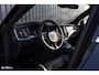 Volvo XC60 B4 Ultimate Bright | Adaptieve cruise | Panoramadak | Zwenkbare trekhaak | Head-up | Blis |