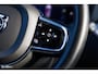 Volvo XC60 B4 Ultimate Bright | Adaptieve cruise | Panoramadak | Zwenkbare trekhaak | Head-up | Blis |