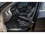 Volvo XC60 B4 Ultimate Bright | Adaptieve cruise | Panoramadak | Zwenkbare trekhaak | Head-up | Blis |