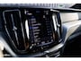 Volvo XC60 B4 Ultimate Bright | Adaptieve cruise | Panoramadak | Zwenkbare trekhaak | Head-up | Blis |