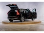 Volvo XC60 B4 Ultimate Bright | Adaptieve cruise | Panorama dak | Zwenkbare trekhaak | Head-up | Blis |