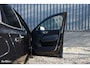 Volvo XC60 B4 Ultimate Bright | Adaptieve cruise | Panorama dak | Zwenkbare trekhaak | Head-up | Blis |