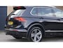 Volkswagen Tiguan 1.4 TSI 125PK 2x R-Line Navi 19inch LM Trekhaak Cruise Control *NL auto* 105457km!