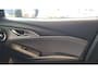 Mazda CX-3 2.0 SkyActiv-G 121 Luxury | Automaat | Trekhaak | 18"LMV | Stoelverwarming | ECC | Cruise Control | Head-Up Display | Cam |